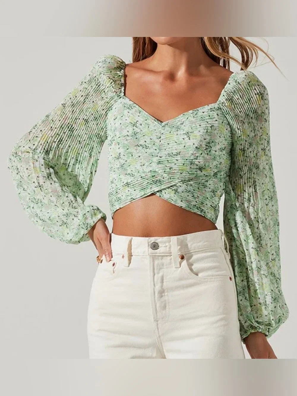 ASTR The Label Bonnie Fairycore Boho Pleated Floral Cropped Blouse size xs